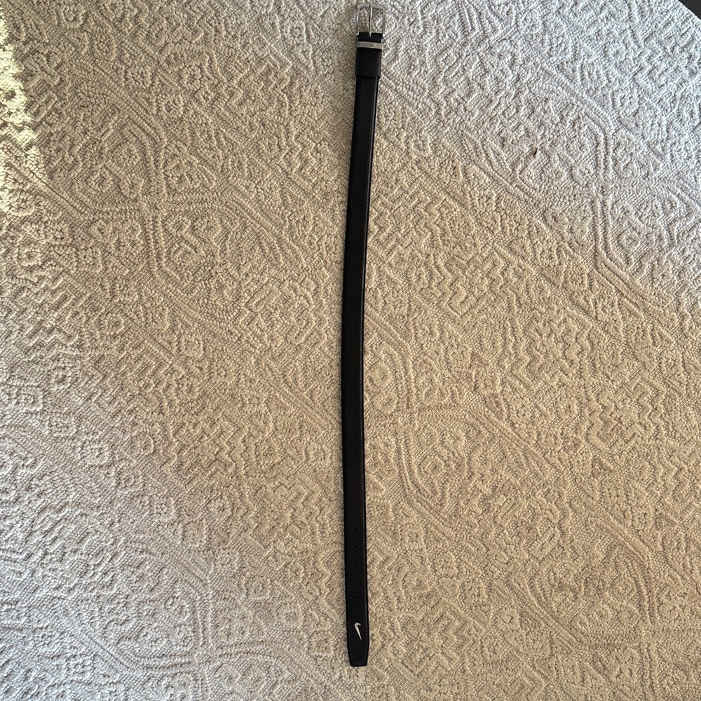 Men’s Nike Golf Black Leather Belt with Silver Buckle size 32